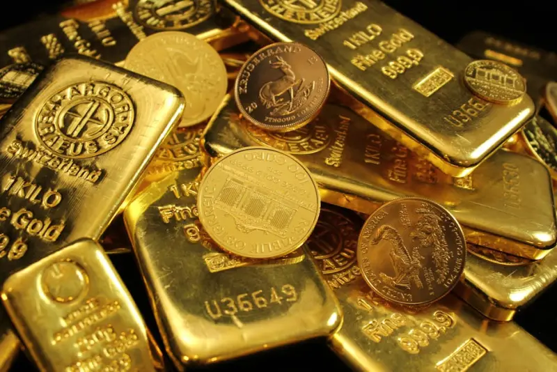 Ouro recua 0,94% na Comex com lucros realizados e tarifas incertas