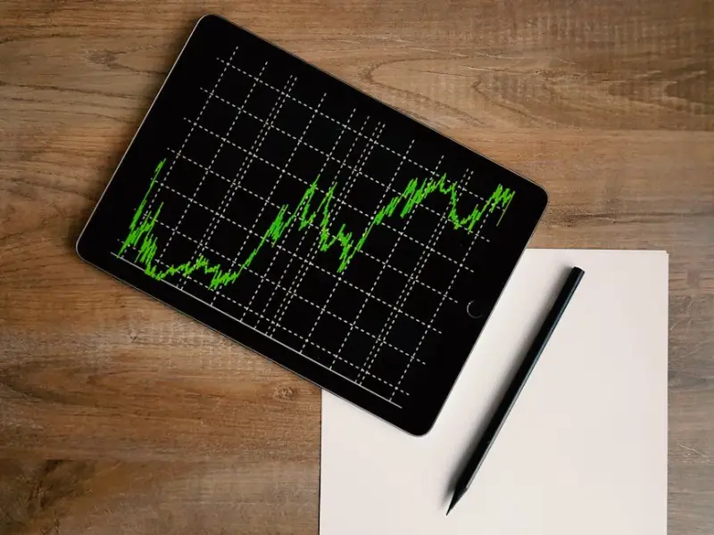 Ibovespa supera expectativas pré-corte Selic com 50% em 12 meses