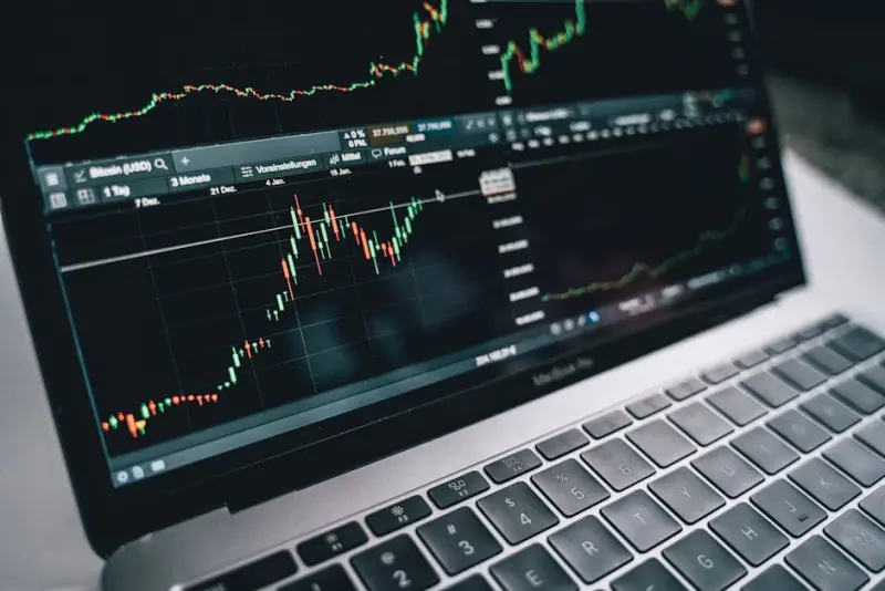 Meta e China em Rota de Colisão: Pequim Barra Fundadores de Startup de IA