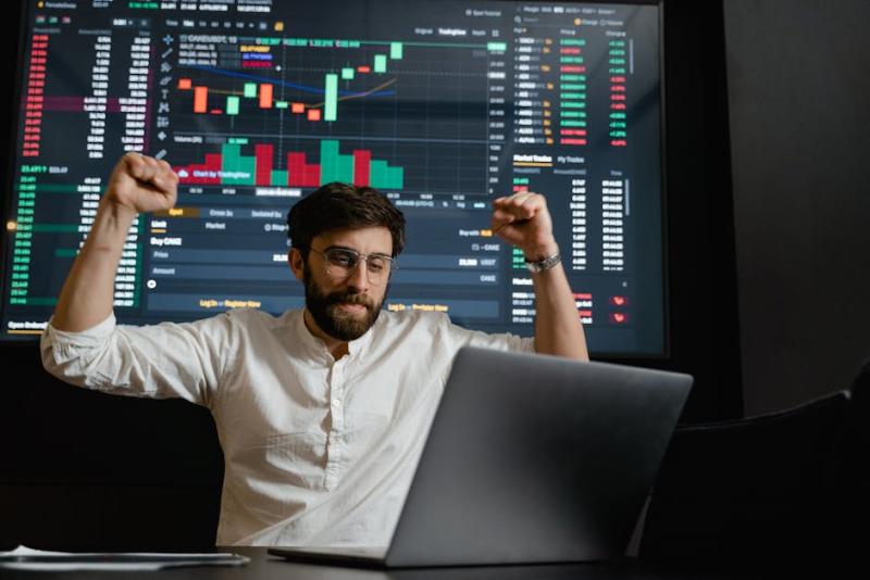 Hapvida (HAPV3): Goldman Sachs corta preço-alvo e rebaixa recomendação