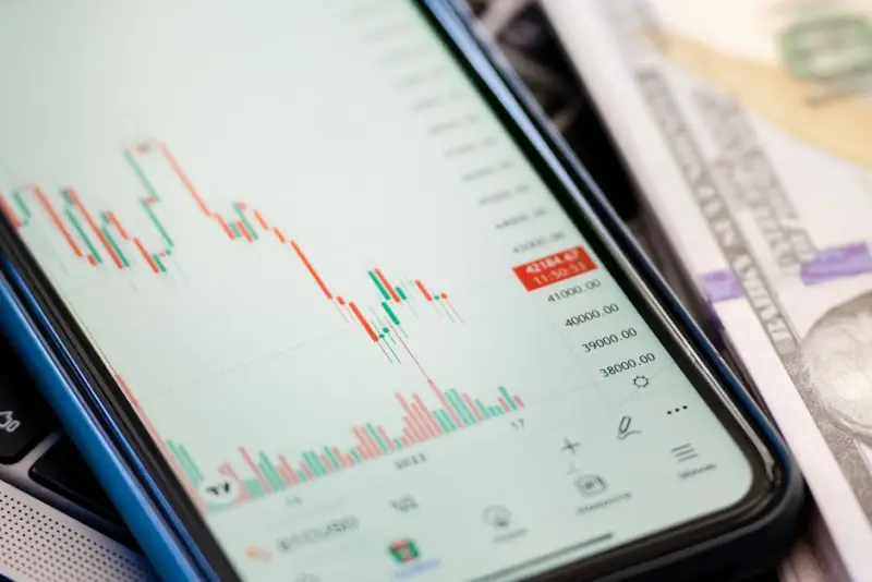 Morgan Stanley rebaixa ações globais: O risco do petróleo e a fuga para o caixa