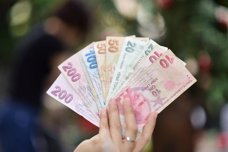 PMLL11 adquire participações em cinco shoppings por R$ 257 milhões