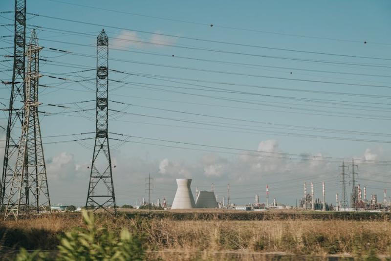 XP projeta 2026 como ano de virada para distribuidoras de energia