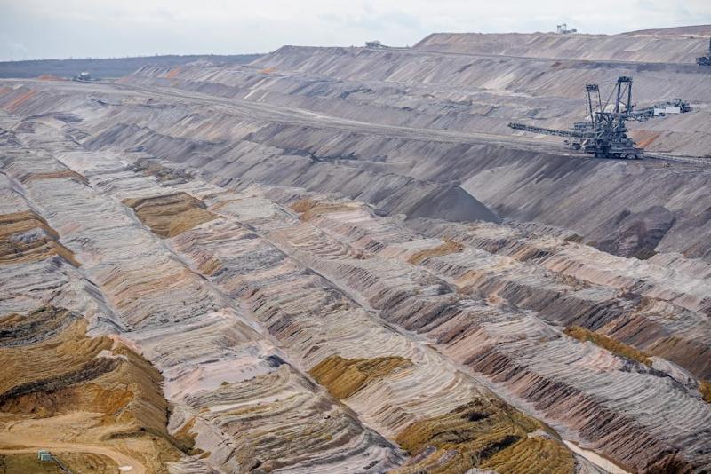 Ibovespa Futuro recua com expectativa de juros do Fed e tensões no Oriente Médio