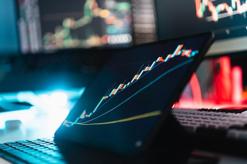 Ibovespa Futuro recua 0,05% com foco na ata do Copom e balanços