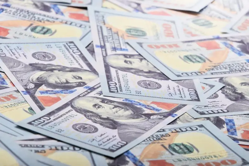 Tesouro Direto: taxas recuam com ata do Copom e dólar abaixo de R$ 5