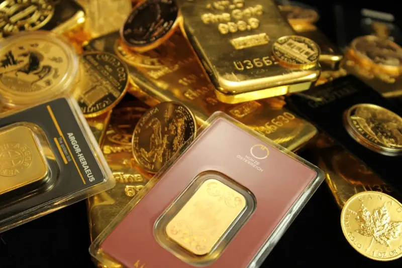 Ouro avança para US$ 4.568 em meio a tensões geopolíticas e dados macro