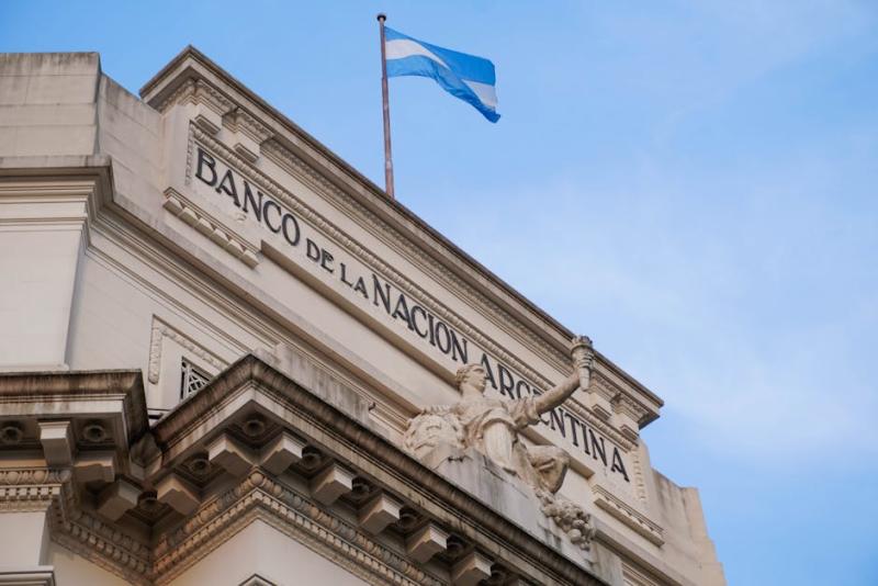 BBAS3 abre pressionada após lucro cair 53,5% no 1º tri de 2026