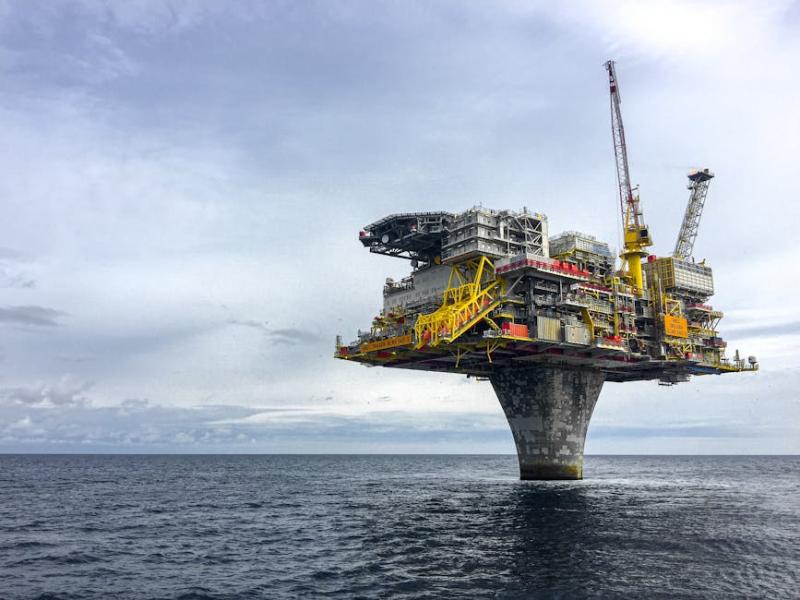 Refinarias da Petrobras operam acima de 100% da capacidade: análise técnica e impactos