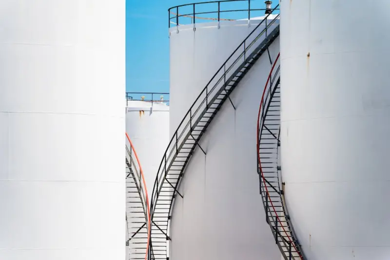 Santander eleva Petrobras para outperformance e projeta R$ 60