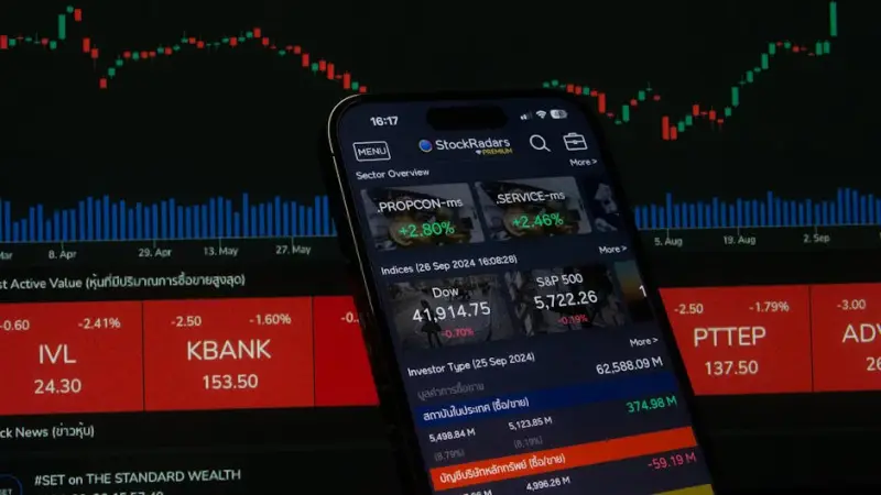 IPCA-15 Surpreende e Dólar Atinge Novo Pico: Cenário Macro e Geopolítica da Sessão