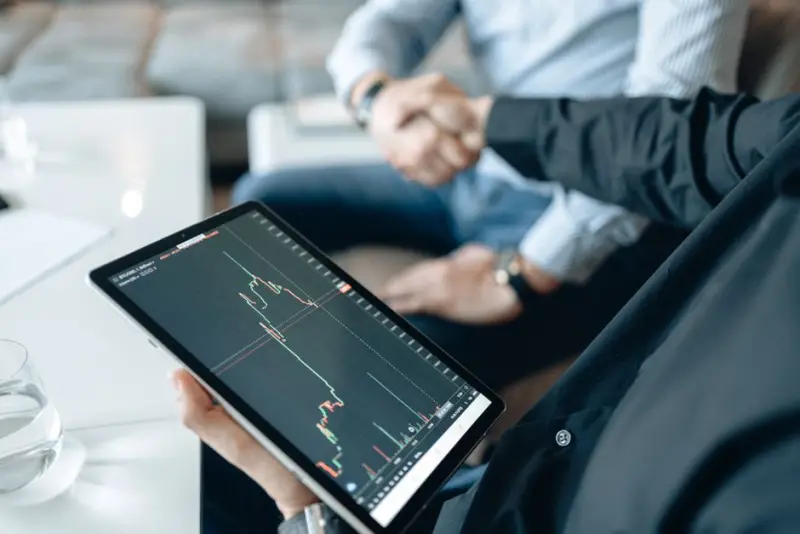 Itaúsa (ITSA3, ITSA4) desiste de investir na Copasa MG após definição de preço mínimo