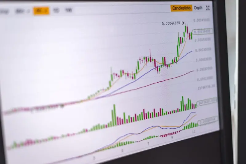 Curva de juros sobe pelo 7º dia e mercado precifica alta da Selic em agosto
