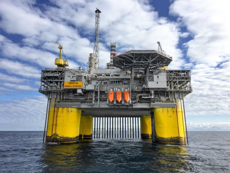 Petrobras e petróleo recuam com cessar-fogo preliminar EUA-Irã
