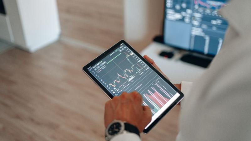 Copom: Projeção da XP aponta Selic a 14,25% e sinaliza pausa nos cortes
