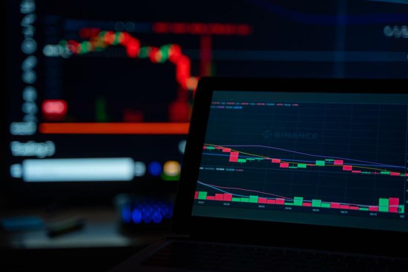 Tensão no Ormuz e Reação dos Mercados: Panorama da Bolsa e Macro nesta Quinta