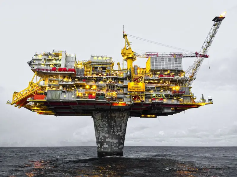 Bolsa em queda com tensão geopolítica e dólar acima de R$ 5,07; juros pressionados por energia