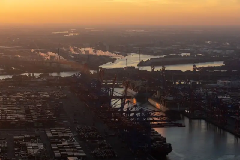 Simpar (SIMH3) vende CS Porto Aratu à ICTSI por R$ 1,8 bilhão