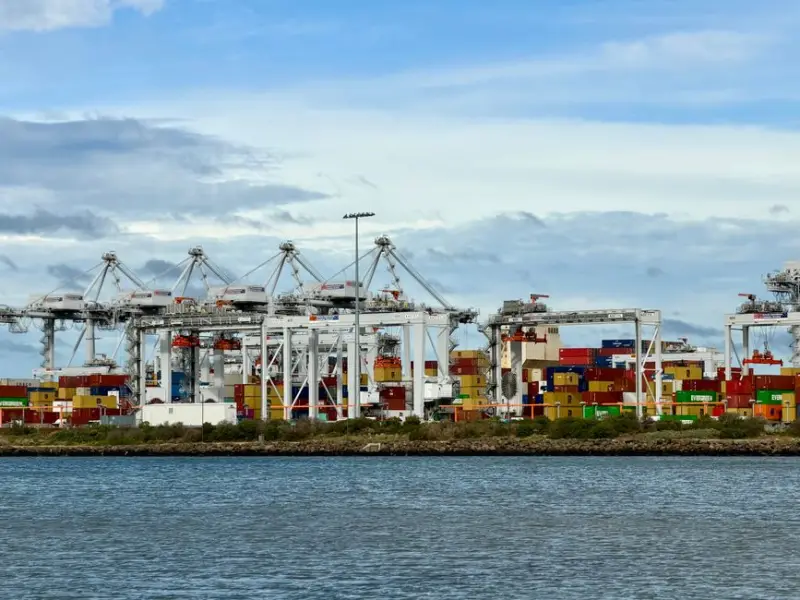 Simpar (SIMH3) anuncia venda do CS Porto Aratu por R$ 1,8 bilhão