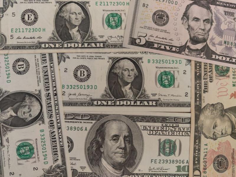 Dólar cai a R$ 5,06 com decisão do Fed e desaceleração nos EUA