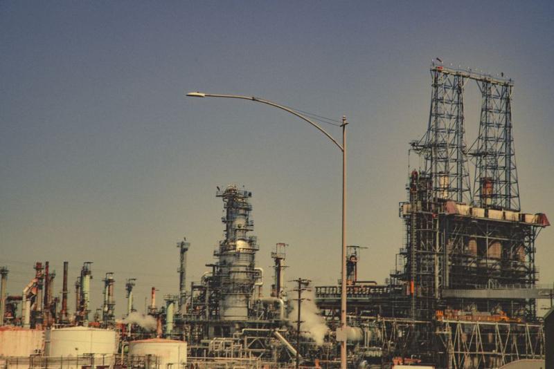 Petróleo rompe marca de US$ 80 e pressiona petroleiras na B3