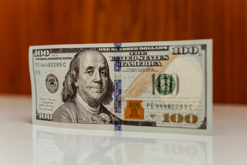 Tesouro Reserva atinge R$ 5,7 bi e reconfigura poupança no varejo