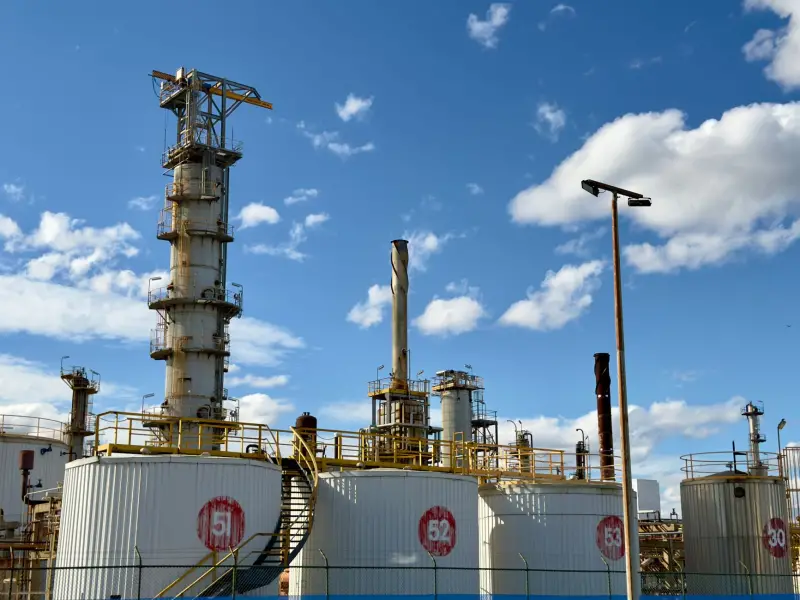 Focus: Selic de 2026 cai a 13,50%, mas IPCA sobe — o que muda