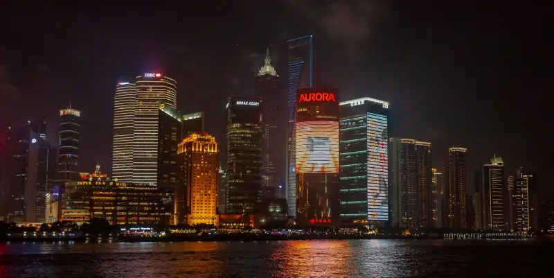 China segura IPOs de humanoides após Unitree cair 55% do pico
