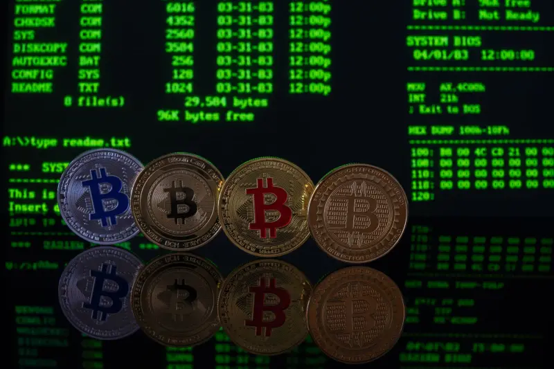Bitcoin cai abaixo de US$ 81 mil com CPI acima do esperado e tombo das techs